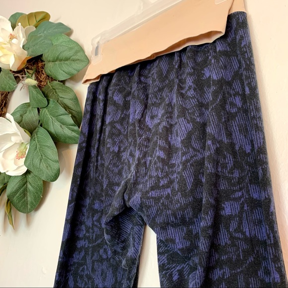 Motherhood Maternity Black & Purple Floral Leggings S - Picture 4 of 8